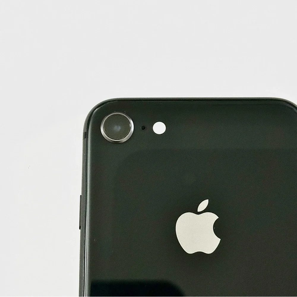 iPhone 8 - 64GB - Space Gray - Model A1905 with original NEW Earbuds